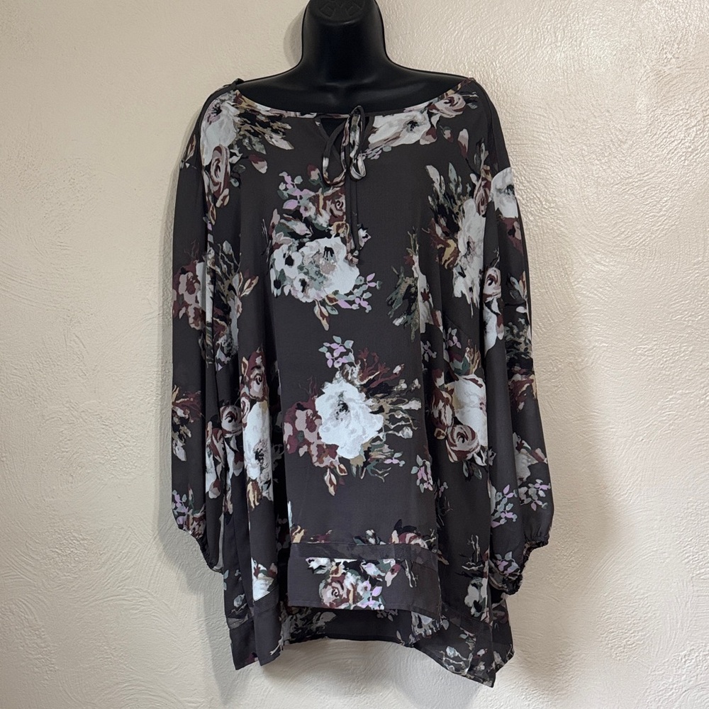 Violet & Claire Dark Floral Blouse 0057